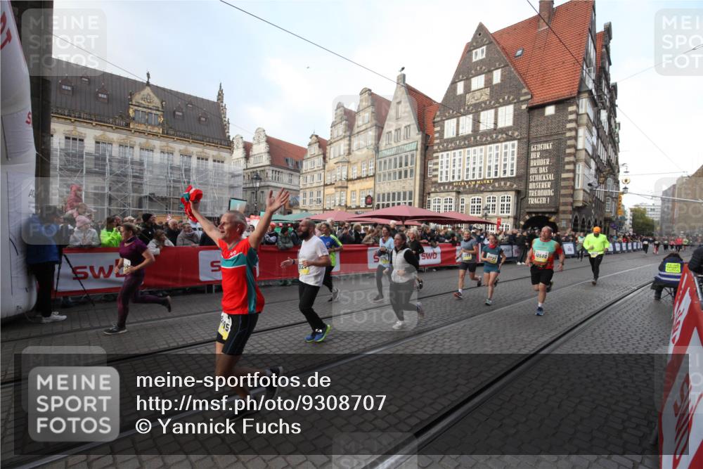 05.10.2025 - 20. swb-Marathon Bremen Yannick Fuchs http://msf.ph/oto/9308707 05.10.2025 11:06:56 Ziel 8574, 9321, 9605, 9826, 9942, 9976, 10580, 11355, 11389, 11414, 11497 meine-sportfotos.de