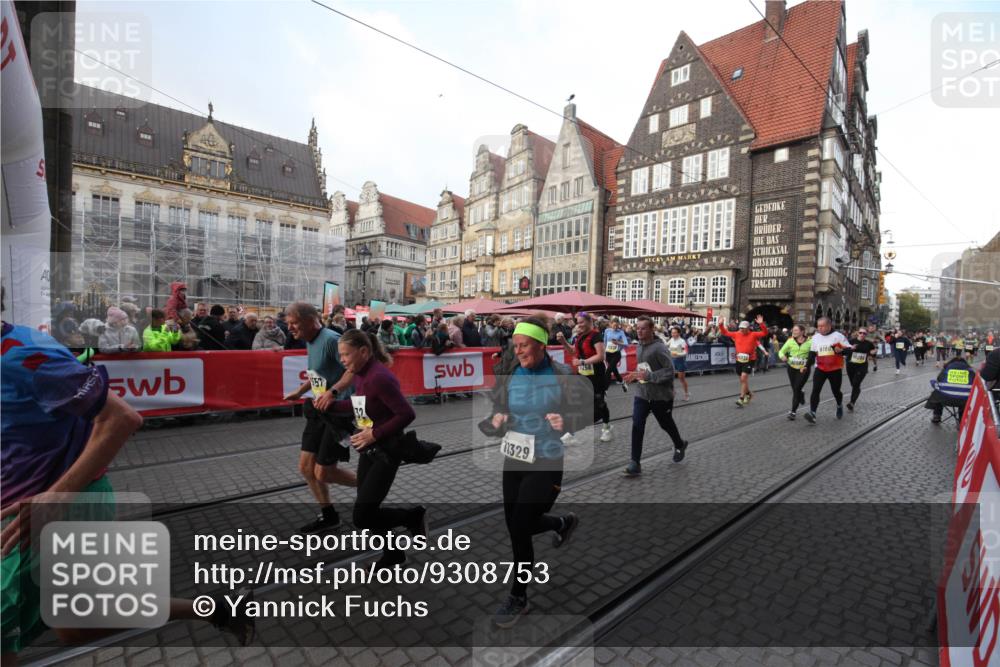 05.10.2025 - 20. swb-Marathon Bremen Yannick Fuchs http://msf.ph/oto/9308753 05.10.2025 11:07:25 Ziel 7779, 9180, 9334, 9628, 9757, 10286, 10330, 10332, 10582, 10632, 10824, 10836, 11122, 11258, 11329 meine-sportfotos.de