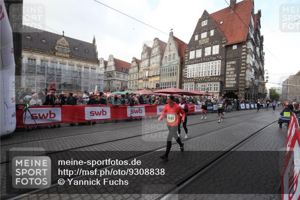 05.10.2025 - 20. swb-Marathon Bremen Yannick Fuchs http://msf.ph/oto/9308838 05.10.2025 11:08:37 Ziel 9481, 9982, 10134, 10787, 10859 meine-sportfotos.de