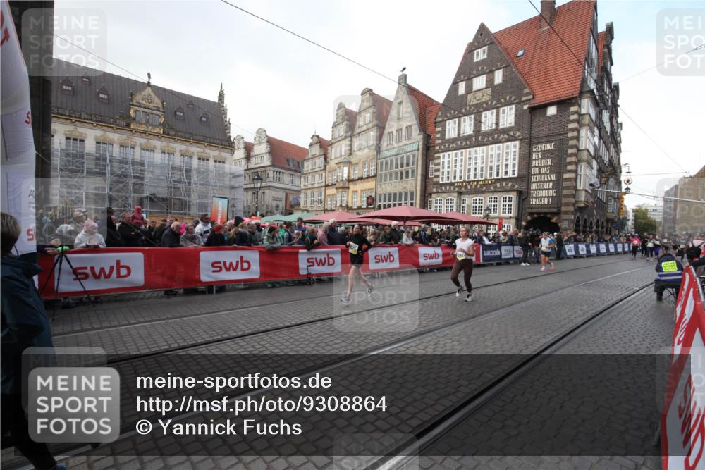 05.10.2025 - 20. swb-Marathon Bremen Yannick Fuchs http://msf.ph/oto/9308864 05.10.2025 11:08:52 Ziel 9274, 9853, 10051, 10939 meine-sportfotos.de