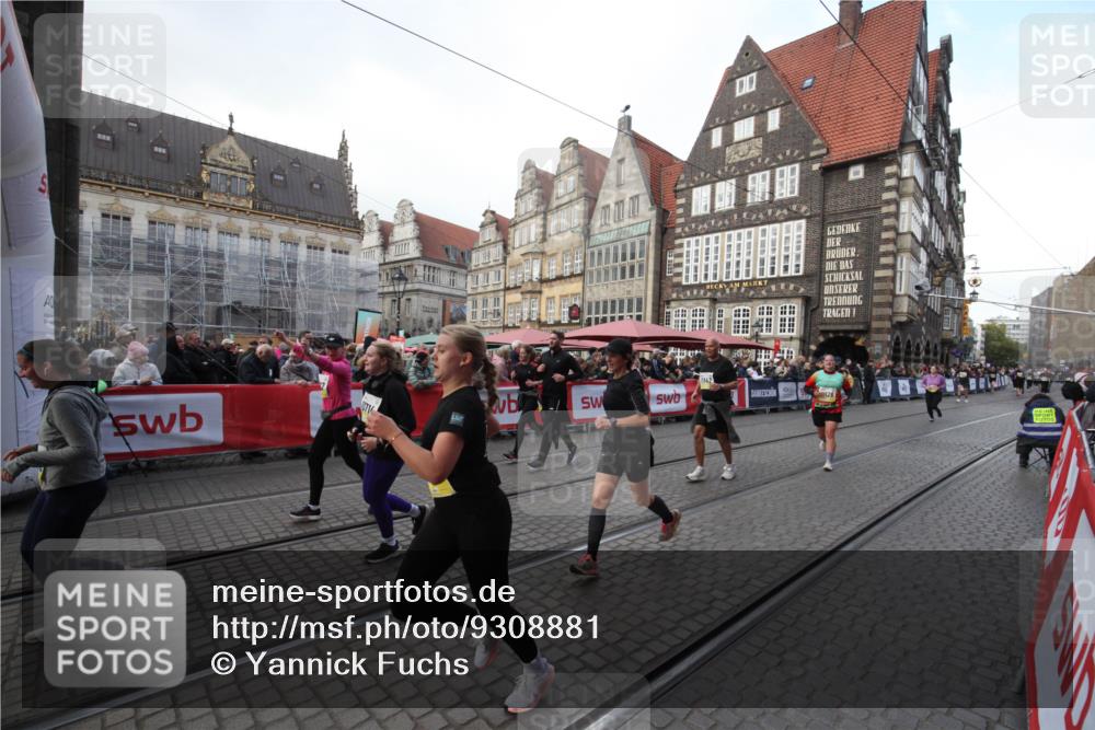 05.10.2025 - 20. swb-Marathon Bremen Yannick Fuchs http://msf.ph/oto/9308881 05.10.2025 11:09:02 Ziel 9466, 9774, 9912, 10031, 10087, 10248, 10458, 10714, 10840, 11126, 11142 meine-sportfotos.de