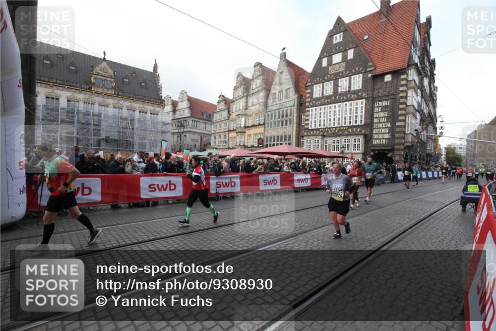 05.10.2025 - 20. swb-Marathon Bremen Yannick Fuchs http://msf.ph/oto/9308930 05.10.2025 11:09:36 Ziel 9002, 9185, 10074, 10417, 10419, 10865, 11447, 11526, 11614 meine-sportfotos.de