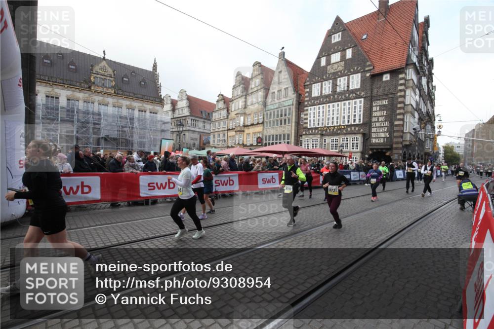 05.10.2025 - 20. swb-Marathon Bremen Yannick Fuchs http://msf.ph/oto/9308954 05.10.2025 11:09:46 Ziel 9001, 9538, 9731, 9732, 9887, 10245, 10316, 10412, 10672, 10881, 10886, 11407, 11654, 11655, 11664 meine-sportfotos.de