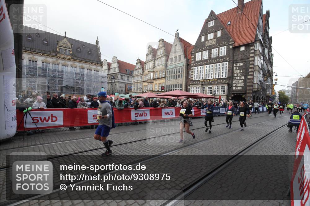 05.10.2025 - 20. swb-Marathon Bremen Yannick Fuchs http://msf.ph/oto/9308975 05.10.2025 11:09:57 Ziel 9410, 9685, 9972, 10448, 10827, 10860, 11219, 11381, 11486 meine-sportfotos.de