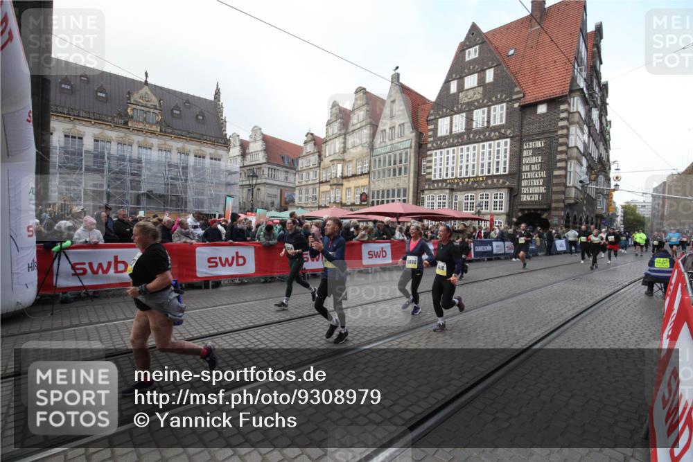 05.10.2025 - 20. swb-Marathon Bremen Yannick Fuchs http://msf.ph/oto/9308979 05.10.2025 11:09:59 Ziel 9410, 9685, 9760, 9972, 10448, 10827, 10860, 11219, 11381, 11748 meine-sportfotos.de