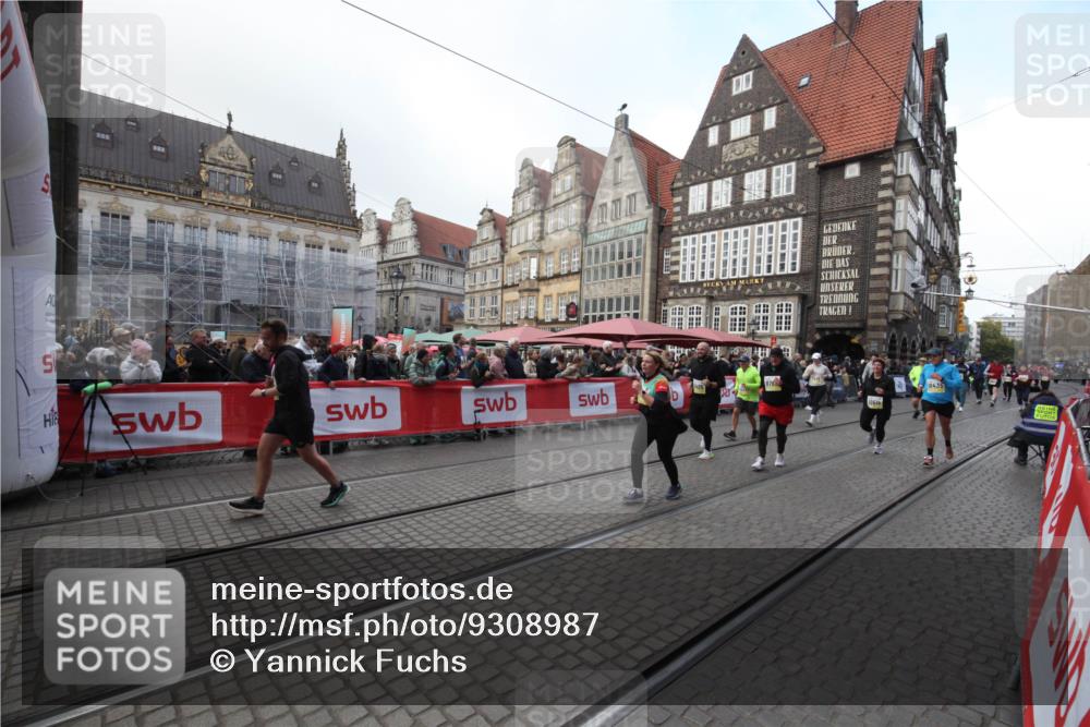05.10.2025 - 20. swb-Marathon Bremen Yannick Fuchs http://msf.ph/oto/9308987 05.10.2025 11:10:03 Ziel 9288, 9760, 10435, 10515, 10659, 10885, 11381, 11405, 11634, 11748 meine-sportfotos.de