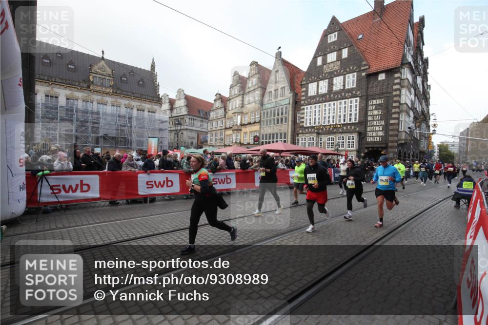 05.10.2025 - 20. swb-Marathon Bremen Yannick Fuchs http://msf.ph/oto/9308989 05.10.2025 11:10:04 Ziel 9288, 9561, 9760, 10435, 10515, 10659, 10885, 11405, 11634, 11748 meine-sportfotos.de