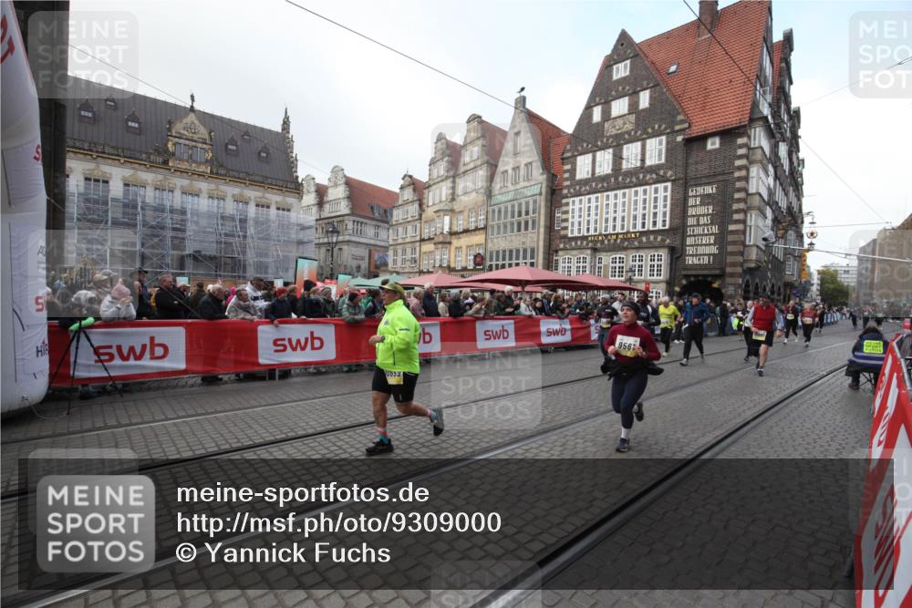 05.10.2025 - 20. swb-Marathon Bremen Yannick Fuchs http://msf.ph/oto/9309000 05.10.2025 11:10:08 Ziel 9470, 9476, 9554, 9561, 10383, 10596, 10659, 10969, 11401, 11536, 11634 meine-sportfotos.de