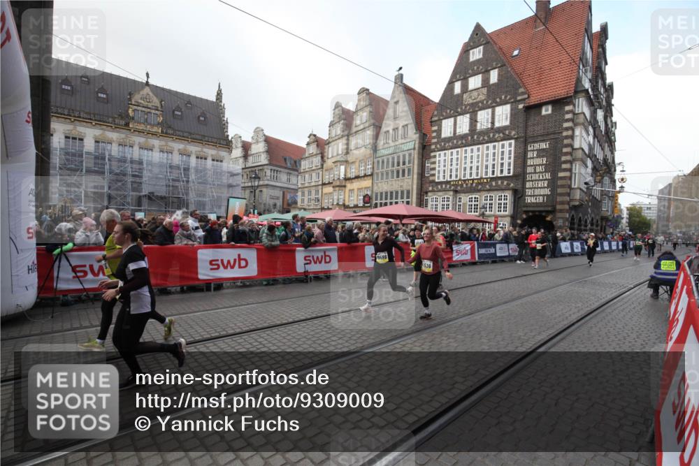 05.10.2025 - 20. swb-Marathon Bremen Yannick Fuchs http://msf.ph/oto/9309009 05.10.2025 11:10:13 Ziel 7799, 9470, 9476, 10082, 10563, 10596, 11204, 11261, 11536 meine-sportfotos.de