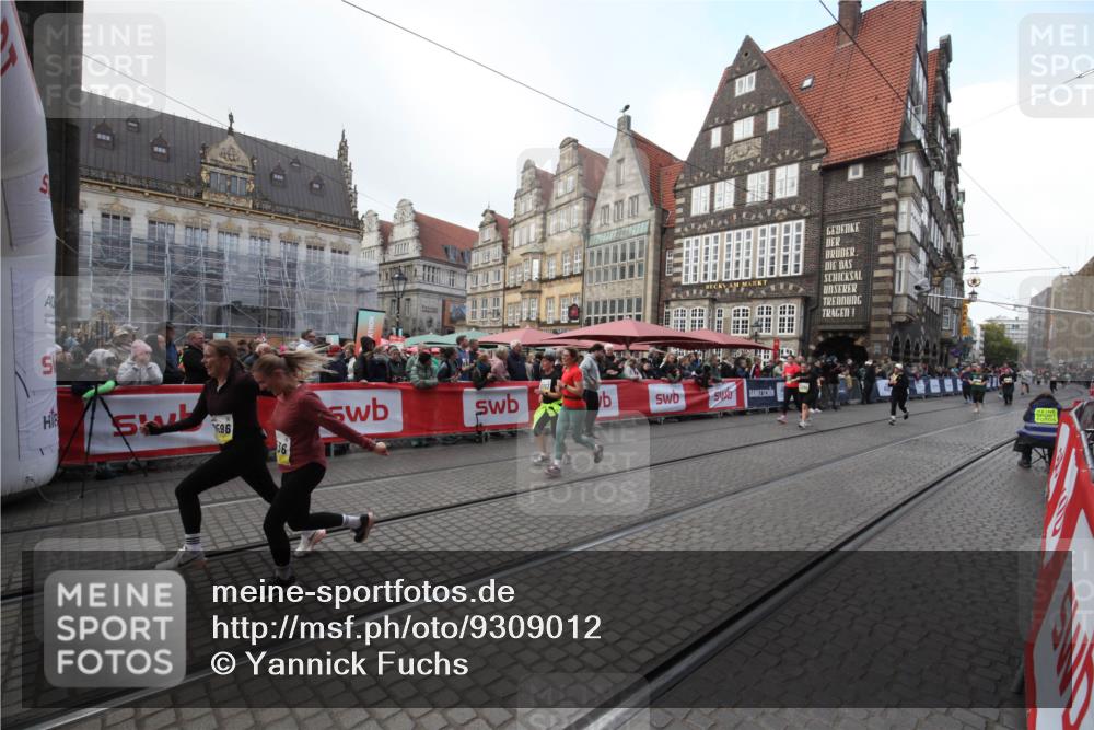 05.10.2025 - 20. swb-Marathon Bremen Yannick Fuchs http://msf.ph/oto/9309012 05.10.2025 11:10:14 Ziel 7799, 10082, 10563, 10596, 11204, 11261, 11536 meine-sportfotos.de