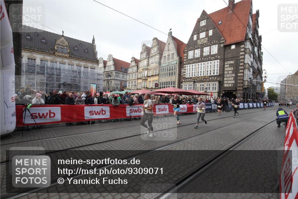 05.10.2025 - 20. swb-Marathon Bremen Yannick Fuchs http://msf.ph/oto/9309071 05.10.2025 11:10:55 Ziel 9984, 10399, 10861, 11161, 11318, 11544 meine-sportfotos.de