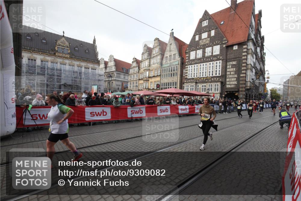 05.10.2025 - 20. swb-Marathon Bremen Yannick Fuchs http://msf.ph/oto/9309082 05.10.2025 11:11:09 Ziel 9664, 9948, 10415, 11257, 11395 meine-sportfotos.de