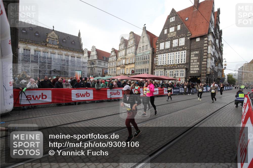 05.10.2025 - 20. swb-Marathon Bremen Yannick Fuchs http://msf.ph/oto/9309106 05.10.2025 11:11:20 Ziel 9011, 9264, 9273, 9386, 9479, 10183, 10614, 11158, 11568, 11578 meine-sportfotos.de