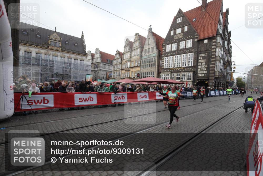 05.10.2025 - 20. swb-Marathon Bremen Yannick Fuchs http://msf.ph/oto/9309131 05.10.2025 11:11:45 Ziel 9999, 10058, 10235, 10236, 11172 meine-sportfotos.de