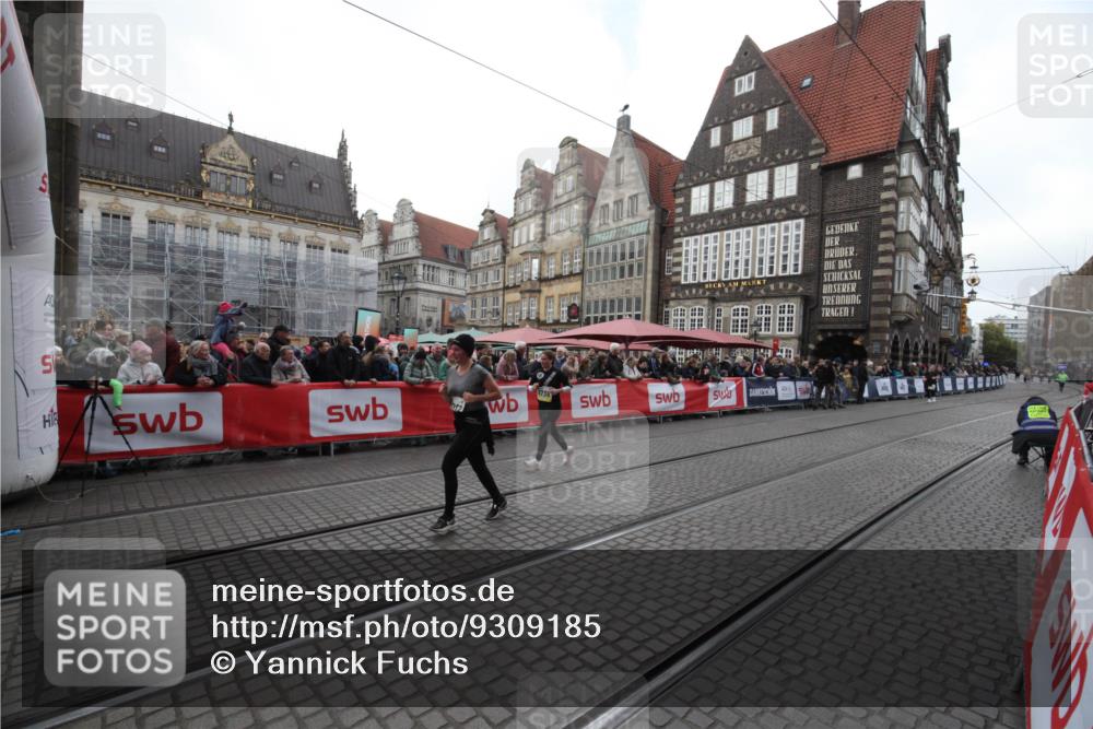 05.10.2025 - 20. swb-Marathon Bremen Yannick Fuchs http://msf.ph/oto/9309185 05.10.2025 11:12:36 Ziel 9736, 10282 meine-sportfotos.de