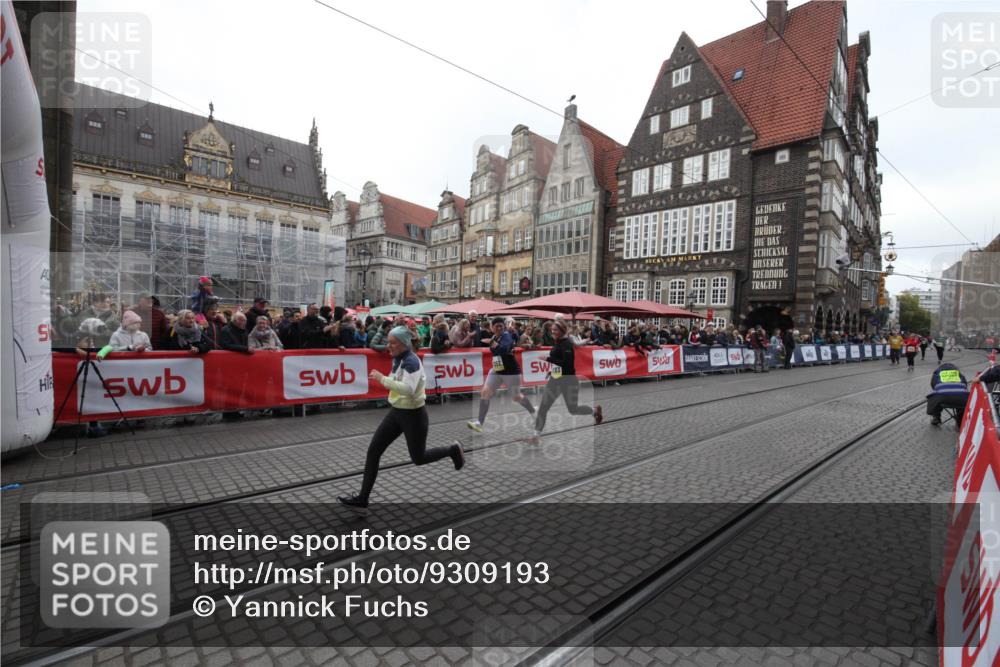 05.10.2025 - 20. swb-Marathon Bremen Yannick Fuchs http://msf.ph/oto/9309193 05.10.2025 11:12:57 Ziel 9203, 10186, 11252 meine-sportfotos.de