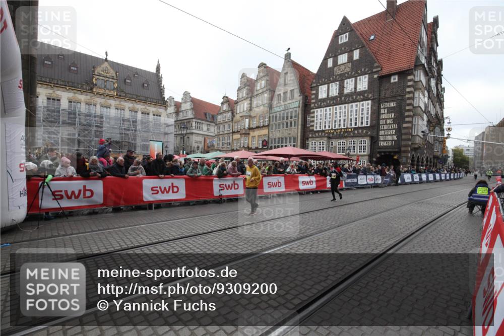 05.10.2025 - 20. swb-Marathon Bremen Yannick Fuchs http://msf.ph/oto/9309200 05.10.2025 11:13:09 Ziel 11170, 11494 meine-sportfotos.de