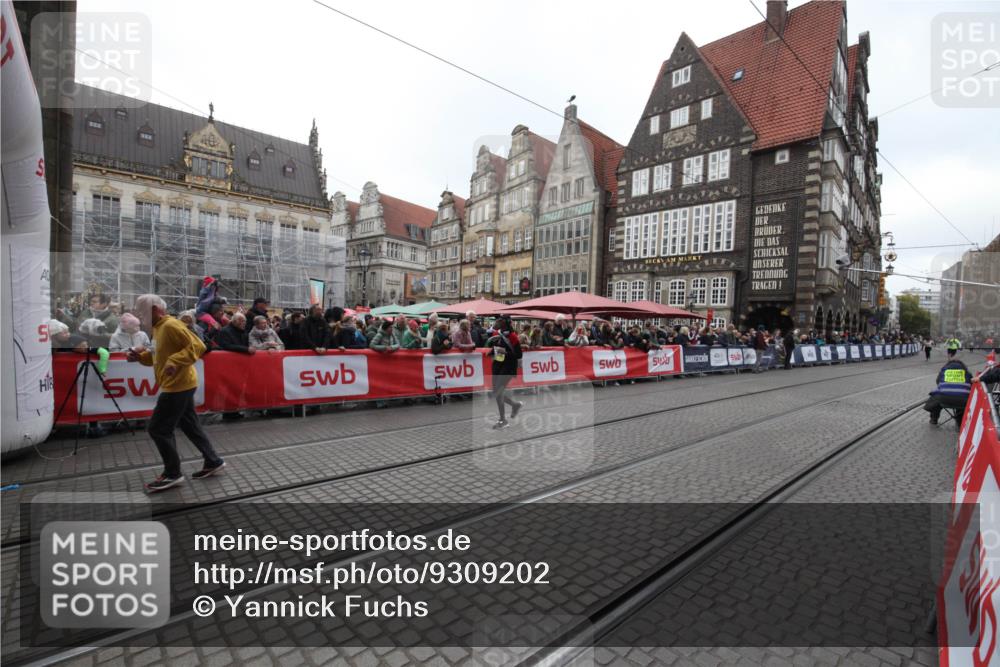 05.10.2025 - 20. swb-Marathon Bremen Yannick Fuchs http://msf.ph/oto/9309202 05.10.2025 11:13:11 Ziel 11170, 11494 meine-sportfotos.de