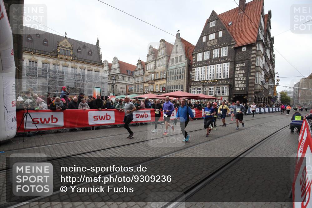 05.10.2025 - 20. swb-Marathon Bremen Yannick Fuchs http://msf.ph/oto/9309236 05.10.2025 11:14:03 Ziel 9012, 9342, 9631, 9667, 10000, 10036, 10512, 10721, 11541, 11548 meine-sportfotos.de