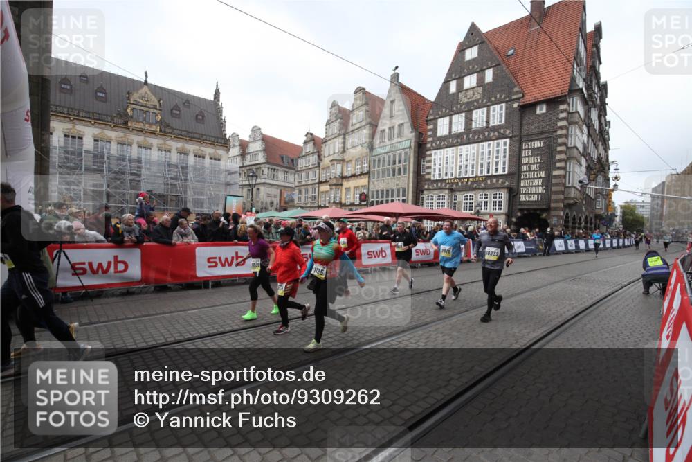 05.10.2025 - 20. swb-Marathon Bremen Yannick Fuchs http://msf.ph/oto/9309262 05.10.2025 11:14:24 Ziel 9724, 9818, 9819, 10114, 10115, 10201, 10832, 11135, 11539 meine-sportfotos.de