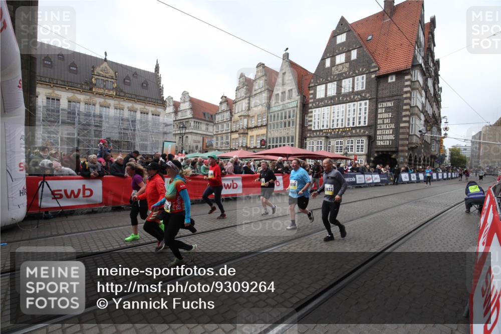 05.10.2025 - 20. swb-Marathon Bremen Yannick Fuchs http://msf.ph/oto/9309264 05.10.2025 11:14:25 Ziel 9724, 9818, 9819, 10201, 10832, 11135, 11539 meine-sportfotos.de