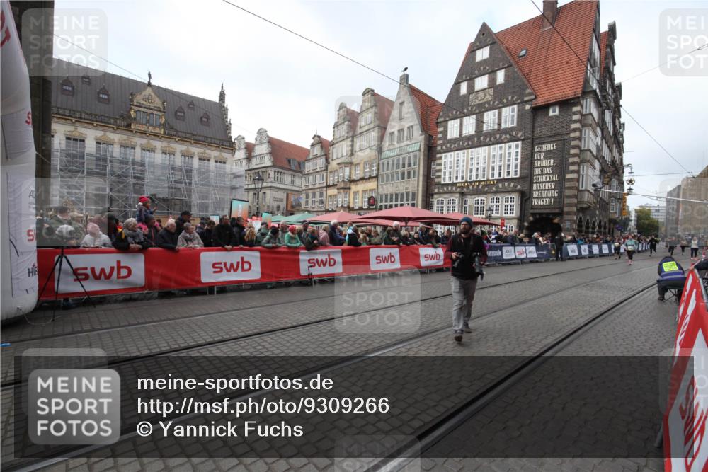 05.10.2025 - 20. swb-Marathon Bremen Yannick Fuchs http://msf.ph/oto/9309266 05.10.2025 11:14:30 Ziel 9756 meine-sportfotos.de