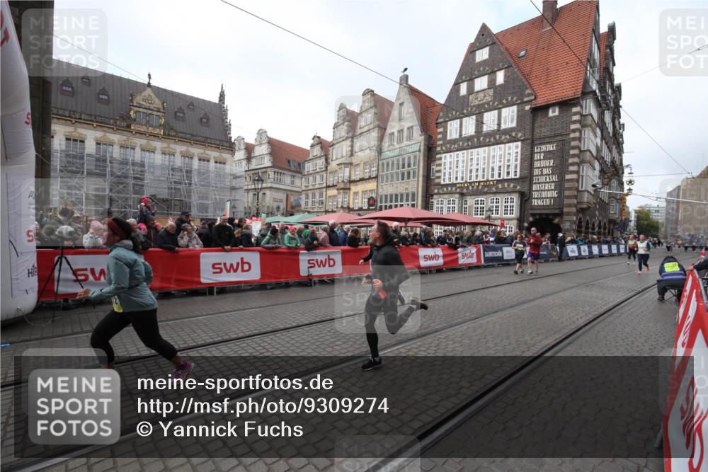 05.10.2025 - 20. swb-Marathon Bremen Yannick Fuchs http://msf.ph/oto/9309274 05.10.2025 11:14:37 Ziel 10292, 10722, 11072, 11139, 11473 meine-sportfotos.de