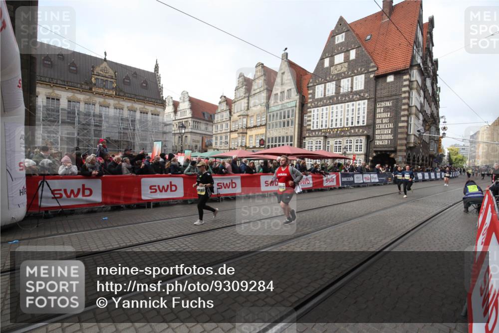 05.10.2025 - 20. swb-Marathon Bremen Yannick Fuchs http://msf.ph/oto/9309284 05.10.2025 11:14:53 Ziel 9303, 10602, 11448, 11557 meine-sportfotos.de