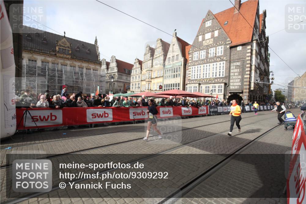 05.10.2025 - 20. swb-Marathon Bremen Yannick Fuchs http://msf.ph/oto/9309292 05.10.2025 11:15:01 Ziel 11345, 11607 meine-sportfotos.de