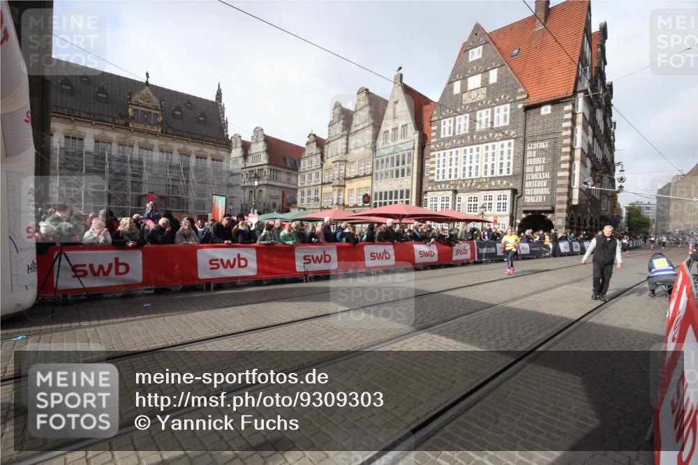 05.10.2025 - 20. swb-Marathon Bremen Yannick Fuchs http://msf.ph/oto/9309303 05.10.2025 11:15:04 Ziel 10496 meine-sportfotos.de