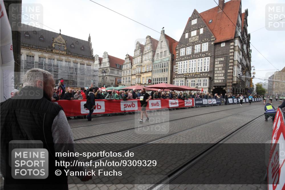 05.10.2025 - 20. swb-Marathon Bremen Yannick Fuchs http://msf.ph/oto/9309329 05.10.2025 11:15:17 Ziel 11293 meine-sportfotos.de