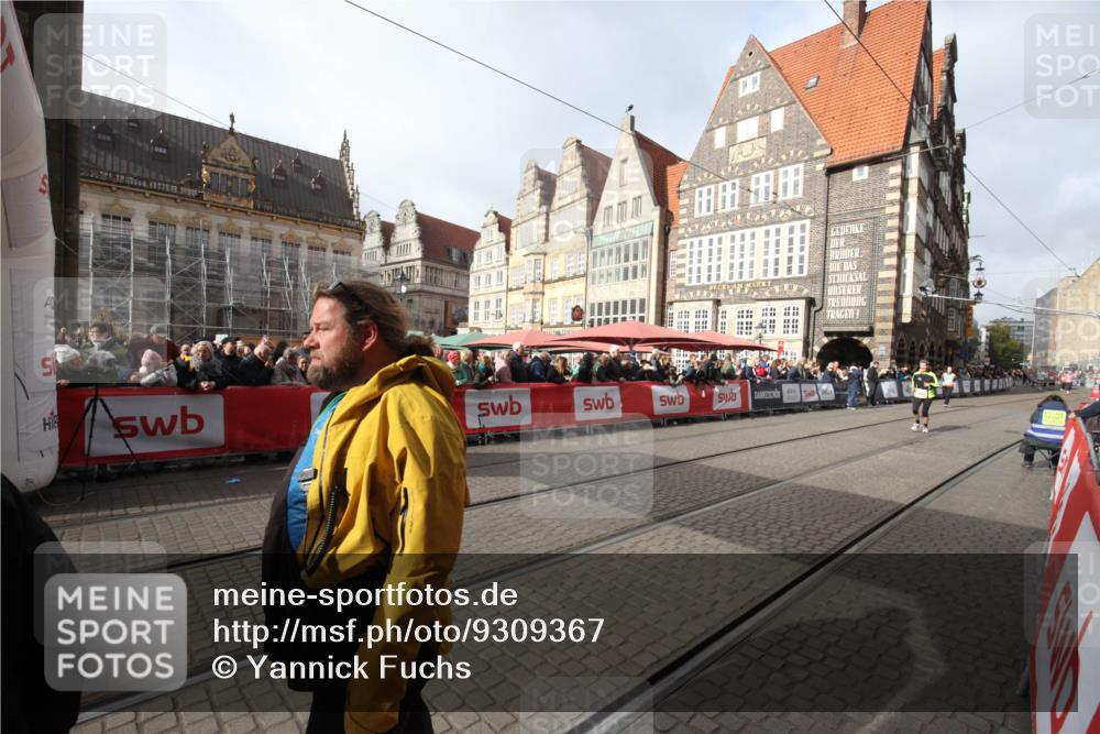 05.10.2025 - 20. swb-Marathon Bremen Yannick Fuchs http://msf.ph/oto/9309367 05.10.2025 11:15:40 Ziel 9567 meine-sportfotos.de