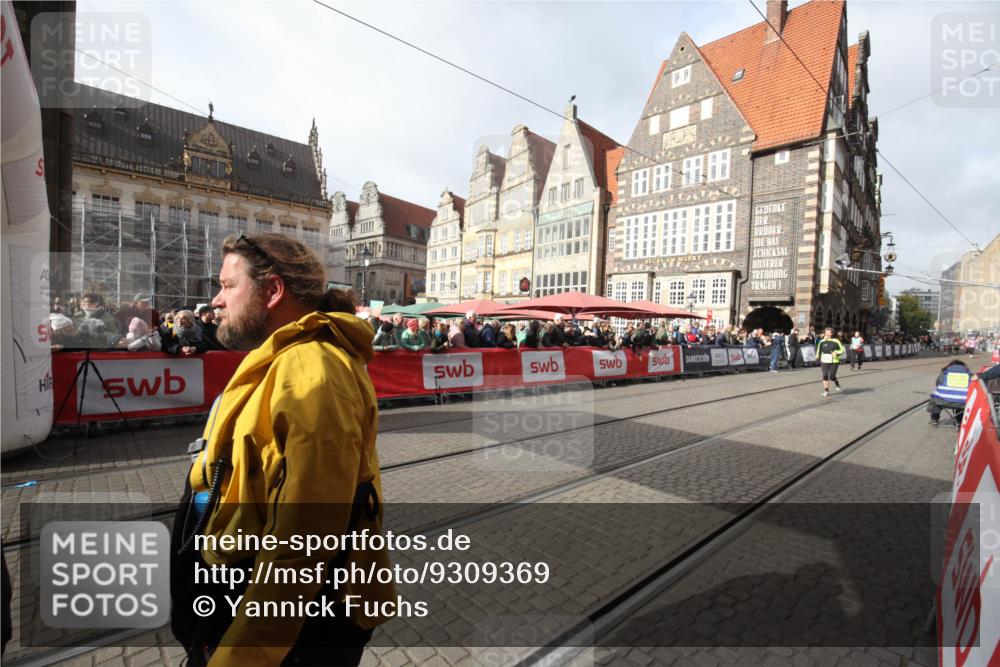 05.10.2025 - 20. swb-Marathon Bremen Yannick Fuchs http://msf.ph/oto/9309369 05.10.2025 11:15:41 Ziel 9567 meine-sportfotos.de