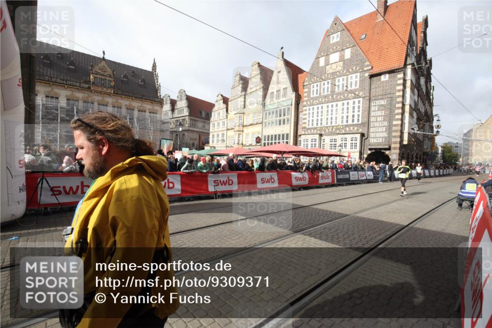 05.10.2025 - 20. swb-Marathon Bremen Yannick Fuchs http://msf.ph/oto/9309371 05.10.2025 11:15:41 Ziel 9567 meine-sportfotos.de