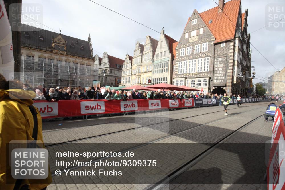 05.10.2025 - 20. swb-Marathon Bremen Yannick Fuchs http://msf.ph/oto/9309375 05.10.2025 11:15:41 Ziel 9567 meine-sportfotos.de