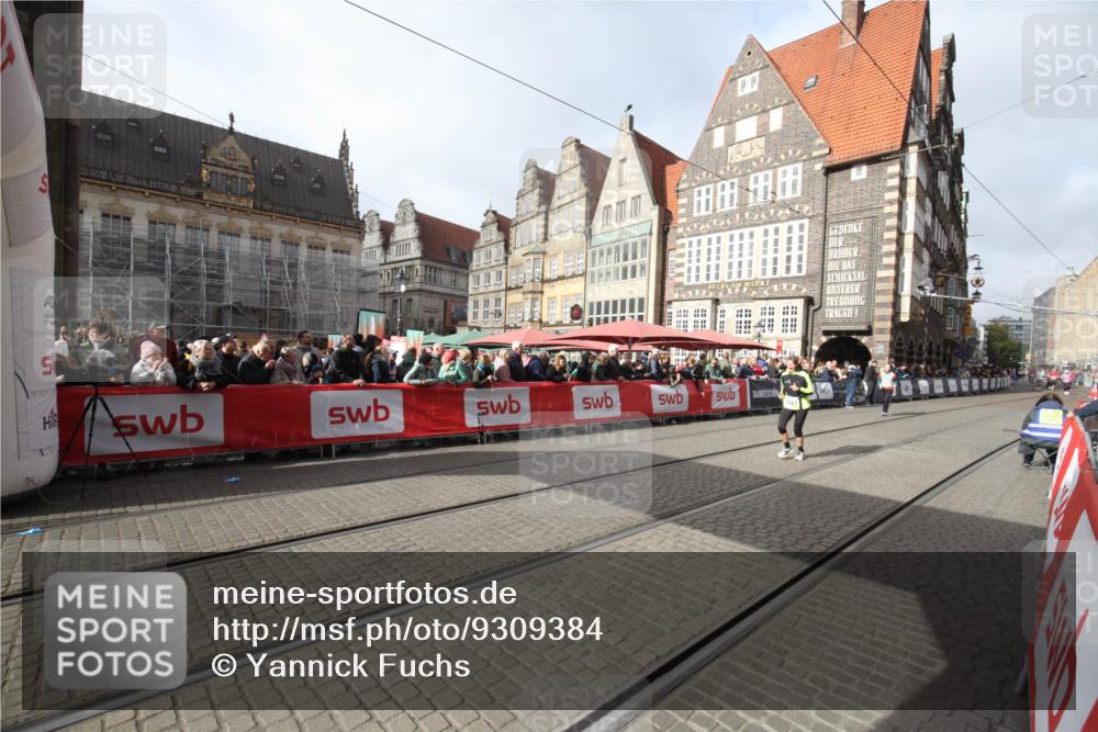 05.10.2025 - 20. swb-Marathon Bremen Yannick Fuchs http://msf.ph/oto/9309384 05.10.2025 11:15:43 Ziel 9567, 11440 meine-sportfotos.de
