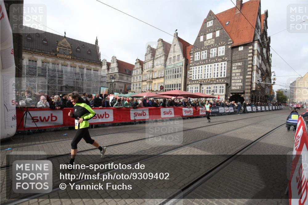 05.10.2025 - 20. swb-Marathon Bremen Yannick Fuchs http://msf.ph/oto/9309402 05.10.2025 11:15:45 Ziel 9567, 11440 meine-sportfotos.de