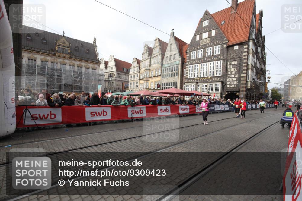 05.10.2025 - 20. swb-Marathon Bremen Yannick Fuchs http://msf.ph/oto/9309423 05.10.2025 11:16:01 Ziel 8476, 10355, 11375 meine-sportfotos.de