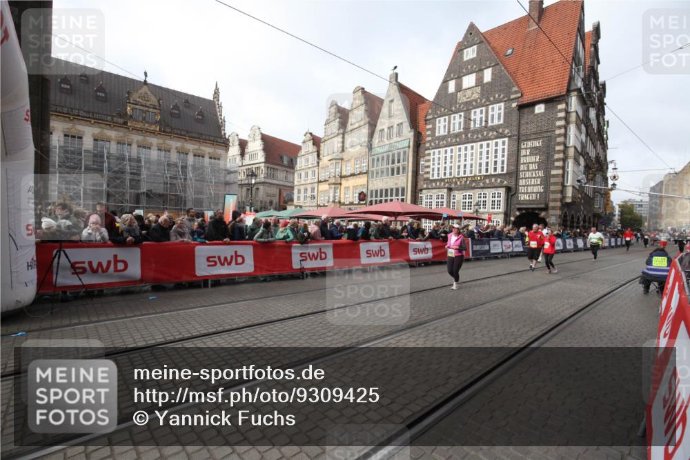 05.10.2025 - 20. swb-Marathon Bremen Yannick Fuchs http://msf.ph/oto/9309425 05.10.2025 11:16:01 Ziel 8476, 10355, 11375 meine-sportfotos.de