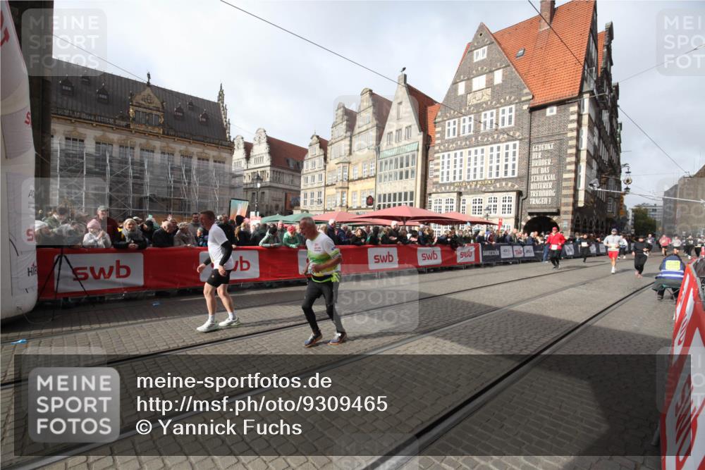 05.10.2025 - 20. swb-Marathon Bremen Yannick Fuchs http://msf.ph/oto/9309465 05.10.2025 11:16:08 Ziel 7109, 10220, 10831, 10846, 11331 meine-sportfotos.de