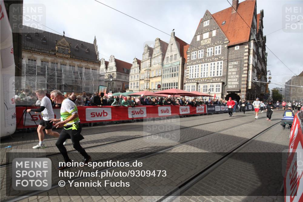 05.10.2025 - 20. swb-Marathon Bremen Yannick Fuchs http://msf.ph/oto/9309473 05.10.2025 11:16:09 Ziel 7109, 9640, 10220, 10635, 10831, 10846, 11331 meine-sportfotos.de