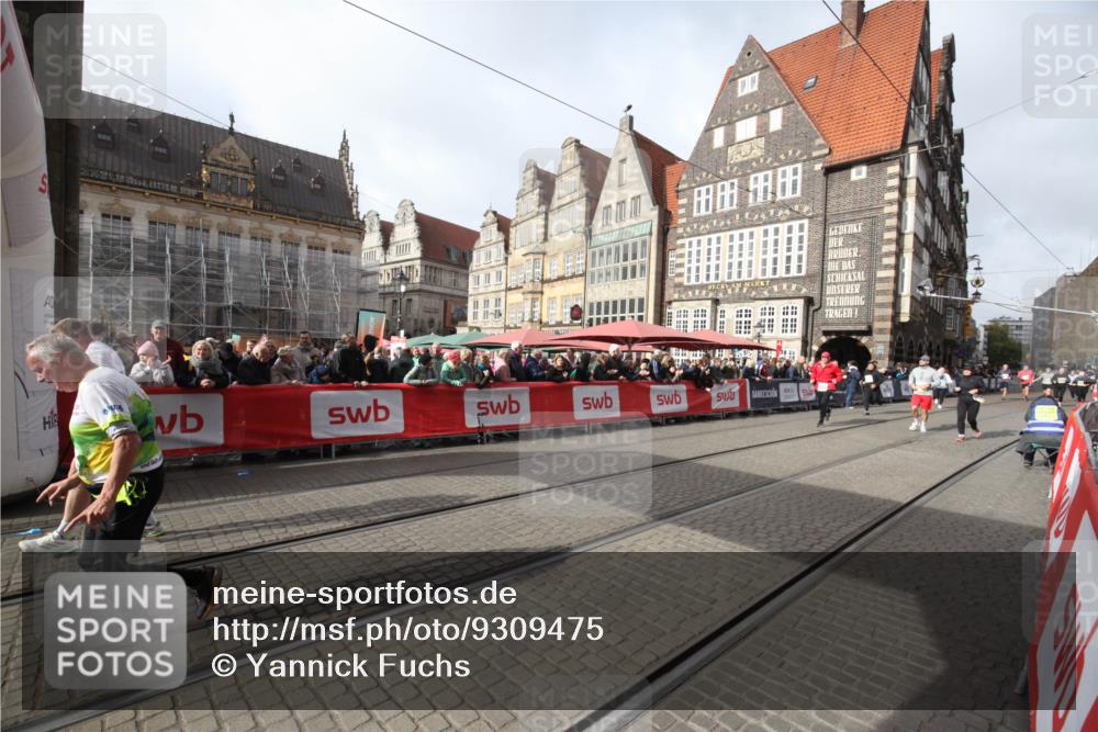 05.10.2025 - 20. swb-Marathon Bremen Yannick Fuchs http://msf.ph/oto/9309475 05.10.2025 11:16:09 Ziel 7109, 9640, 10220, 10635, 10831, 10846, 11331 meine-sportfotos.de