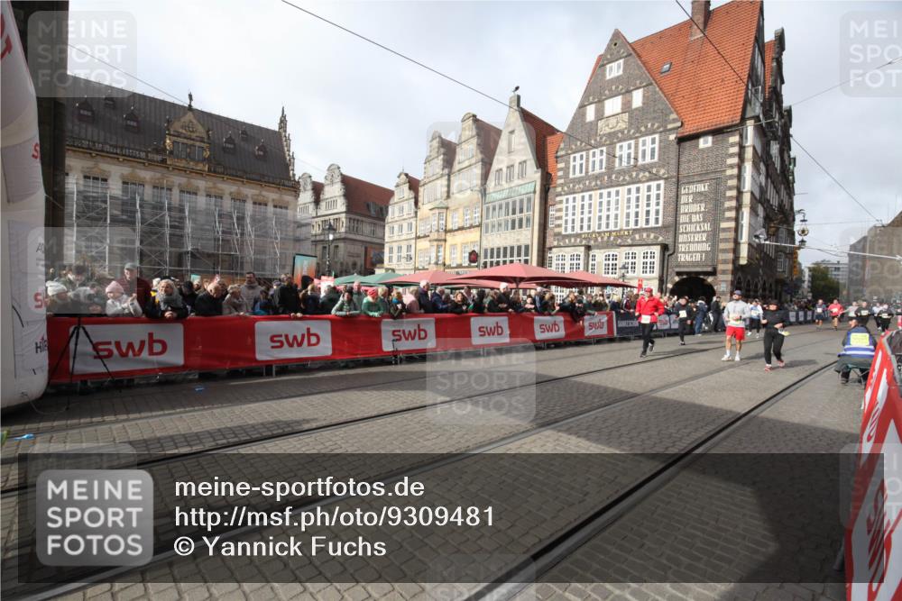 05.10.2025 - 20. swb-Marathon Bremen Yannick Fuchs http://msf.ph/oto/9309481 05.10.2025 11:16:10 Ziel 7109, 9640, 10220, 10635, 11331 meine-sportfotos.de