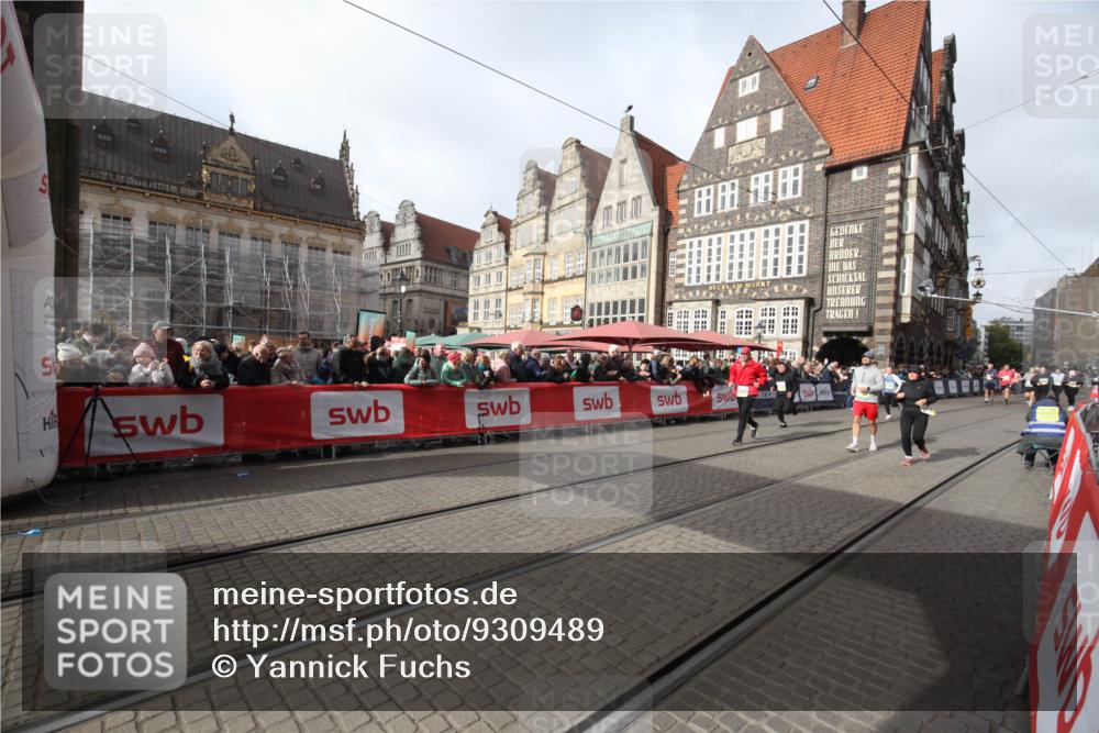 05.10.2025 - 20. swb-Marathon Bremen Yannick Fuchs http://msf.ph/oto/9309489 05.10.2025 11:16:10 Ziel 7109, 9640, 10220, 10635, 11331 meine-sportfotos.de