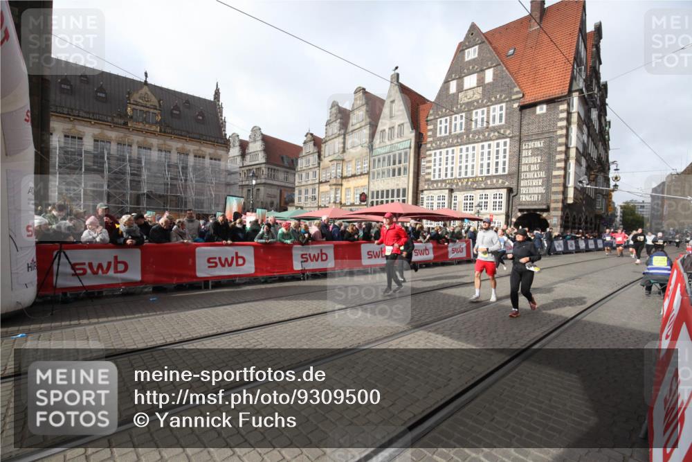 05.10.2025 - 20. swb-Marathon Bremen Yannick Fuchs http://msf.ph/oto/9309500 05.10.2025 11:16:12 Ziel 7109, 9640, 9679, 10220, 10635, 11331 meine-sportfotos.de
