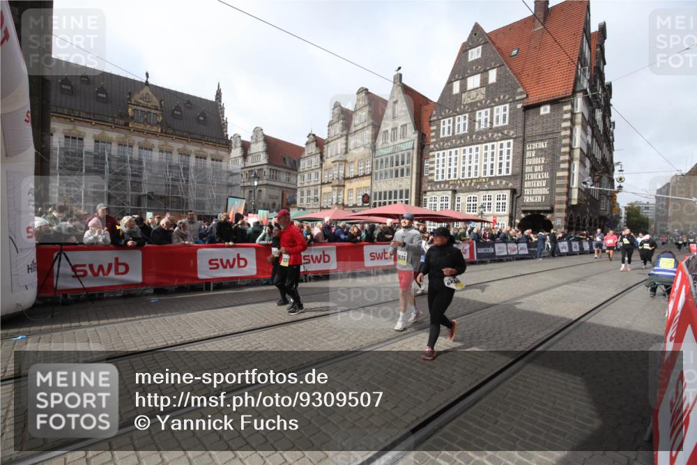 05.10.2025 - 20. swb-Marathon Bremen Yannick Fuchs http://msf.ph/oto/9309507 05.10.2025 11:16:13 Ziel 7109, 9640, 9679, 10220, 10564, 10635, 11331 meine-sportfotos.de