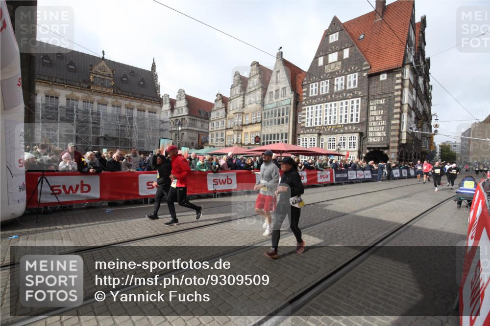 05.10.2025 - 20. swb-Marathon Bremen Yannick Fuchs http://msf.ph/oto/9309509 05.10.2025 11:16:13 Ziel 7109, 9640, 9679, 10220, 10564, 10635, 11331 meine-sportfotos.de