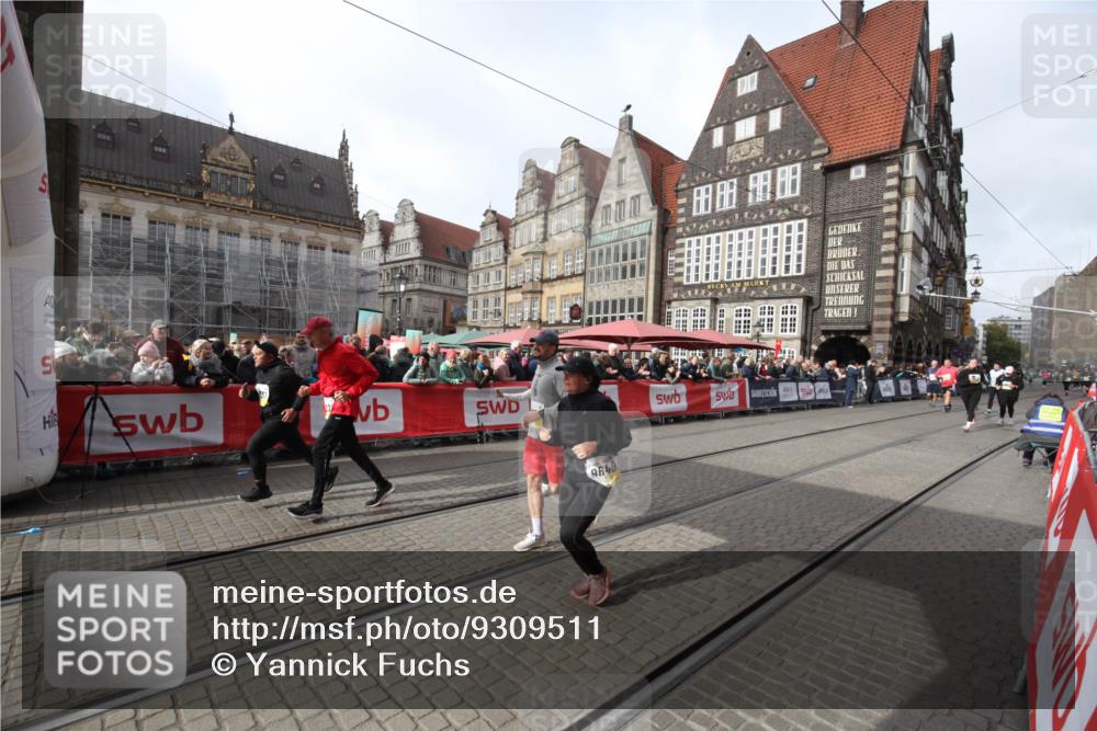 05.10.2025 - 20. swb-Marathon Bremen Yannick Fuchs http://msf.ph/oto/9309511 05.10.2025 11:16:13 Ziel 7109, 9640, 9679, 10220, 10564, 10635, 11331 meine-sportfotos.de