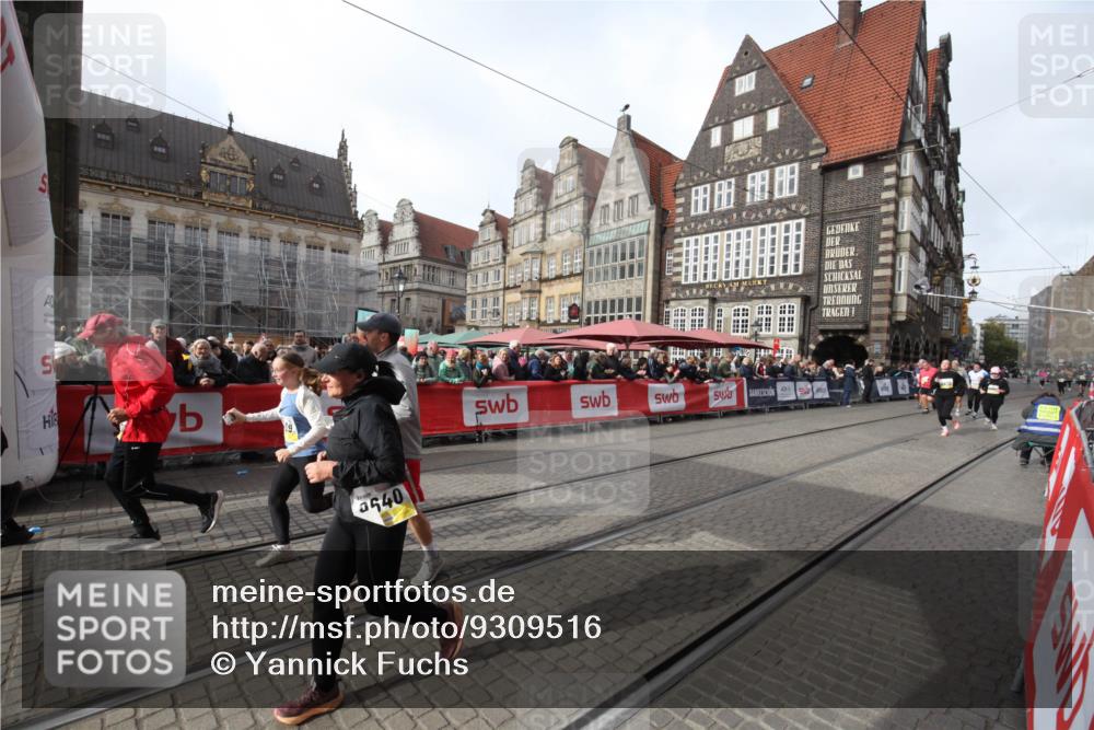 05.10.2025 - 20. swb-Marathon Bremen Yannick Fuchs http://msf.ph/oto/9309516 05.10.2025 11:16:14 Ziel 7109, 9640, 9679, 10220, 10340, 10564, 10635, 11331, 11378 meine-sportfotos.de