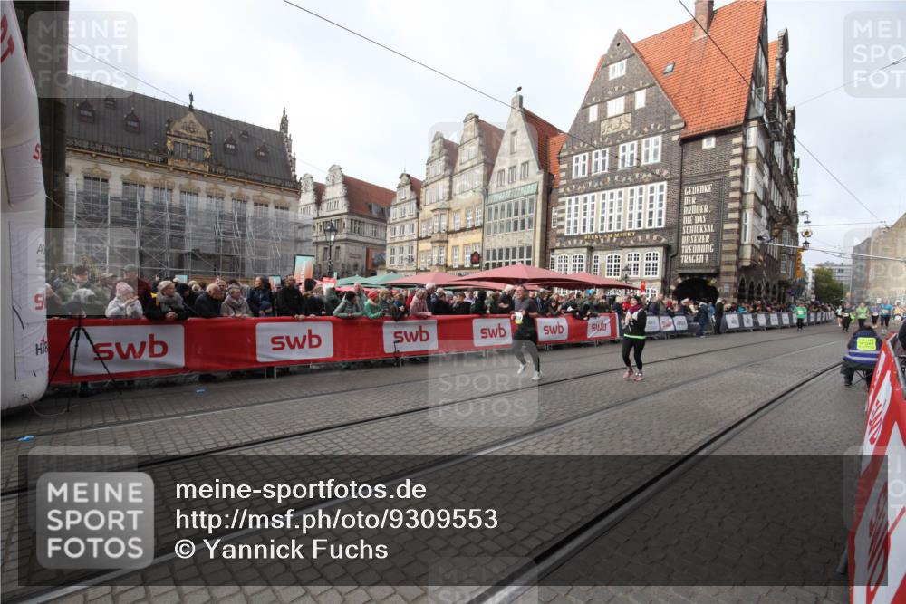 05.10.2025 - 20. swb-Marathon Bremen Yannick Fuchs http://msf.ph/oto/9309553 05.10.2025 11:16:32 Ziel 11358, 11404 meine-sportfotos.de